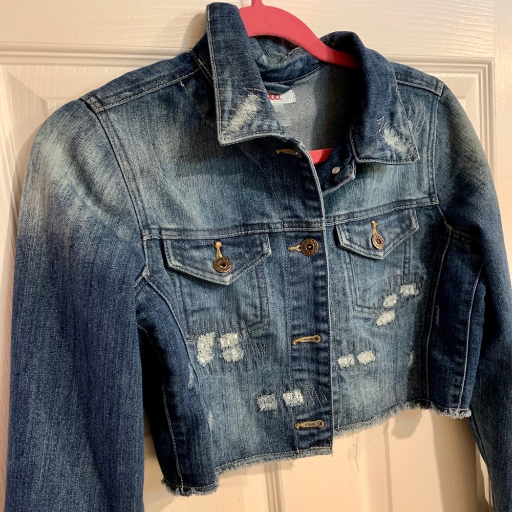 Cropped denim jacket